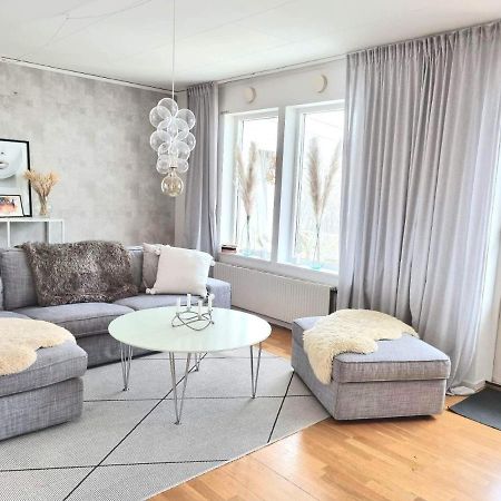 Hus I Lugnt Omrade, 15 Min Fran Oerebro Villa Vintrosa Екстериор снимка