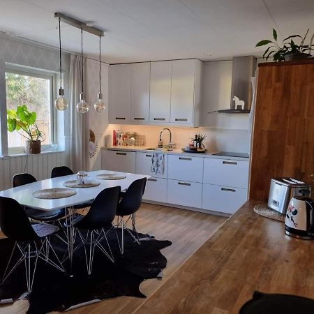 Hus I Lugnt Omrade, 15 Min Fran Oerebro Villa Vintrosa Екстериор снимка