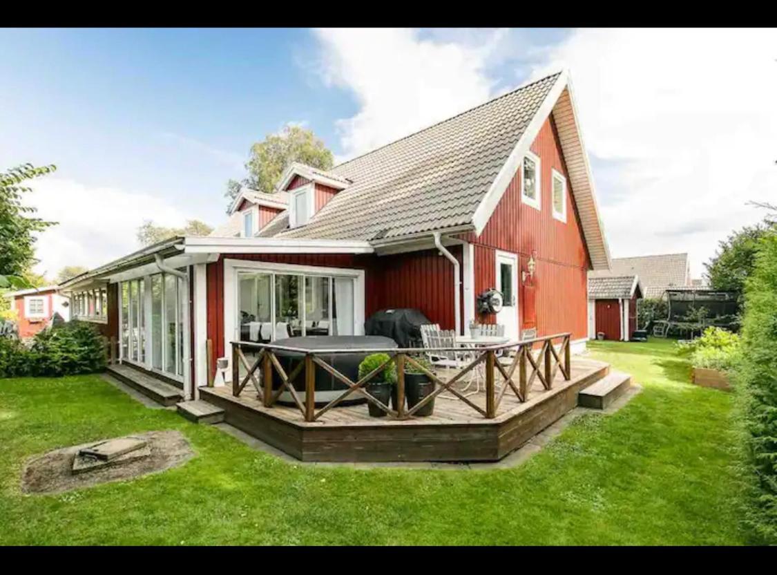 Hus I Lugnt Omrade, 15 Min Fran Oerebro Villa Vintrosa Екстериор снимка