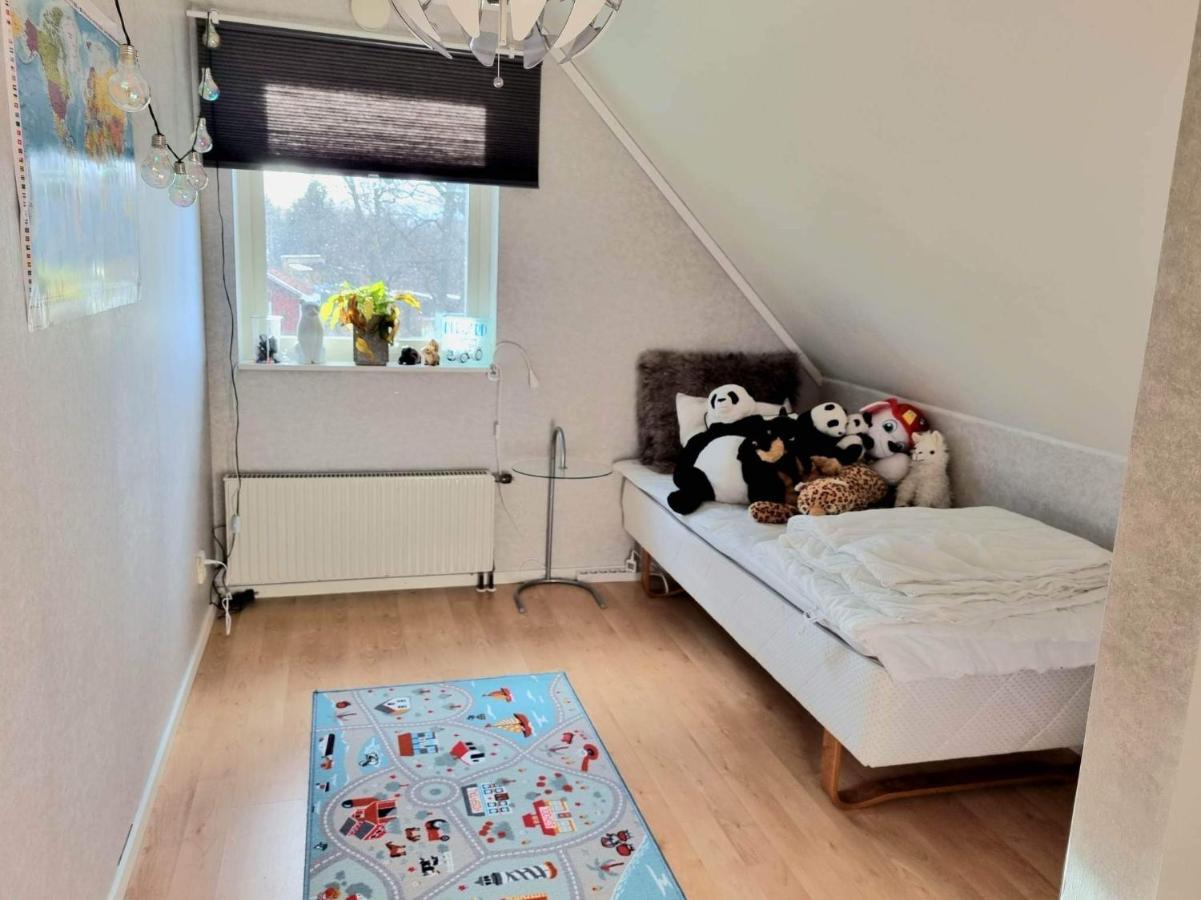 Hus I Lugnt Omrade, 15 Min Fran Oerebro Villa Vintrosa Екстериор снимка