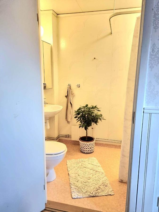 Hus I Lugnt Omrade, 15 Min Fran Oerebro Villa Vintrosa Екстериор снимка