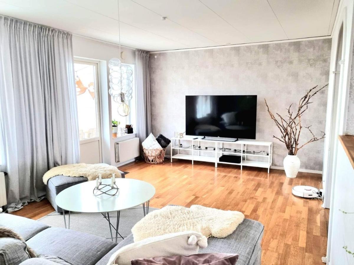 Hus I Lugnt Omrade, 15 Min Fran Oerebro Villa Vintrosa Екстериор снимка